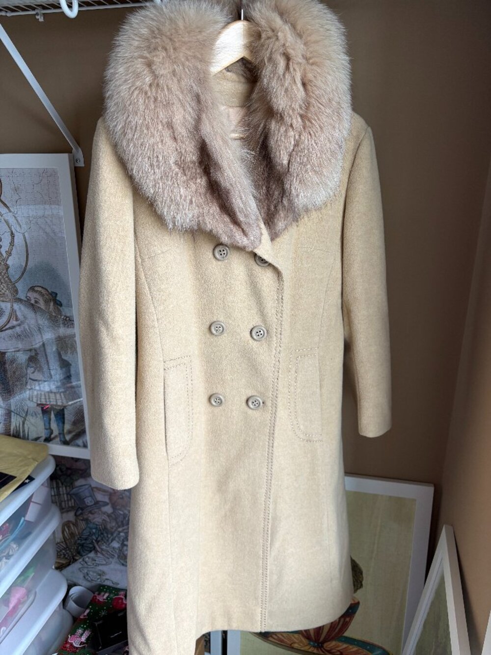 Vintage Tan Wool Coat with real Fox collar Size Small $120